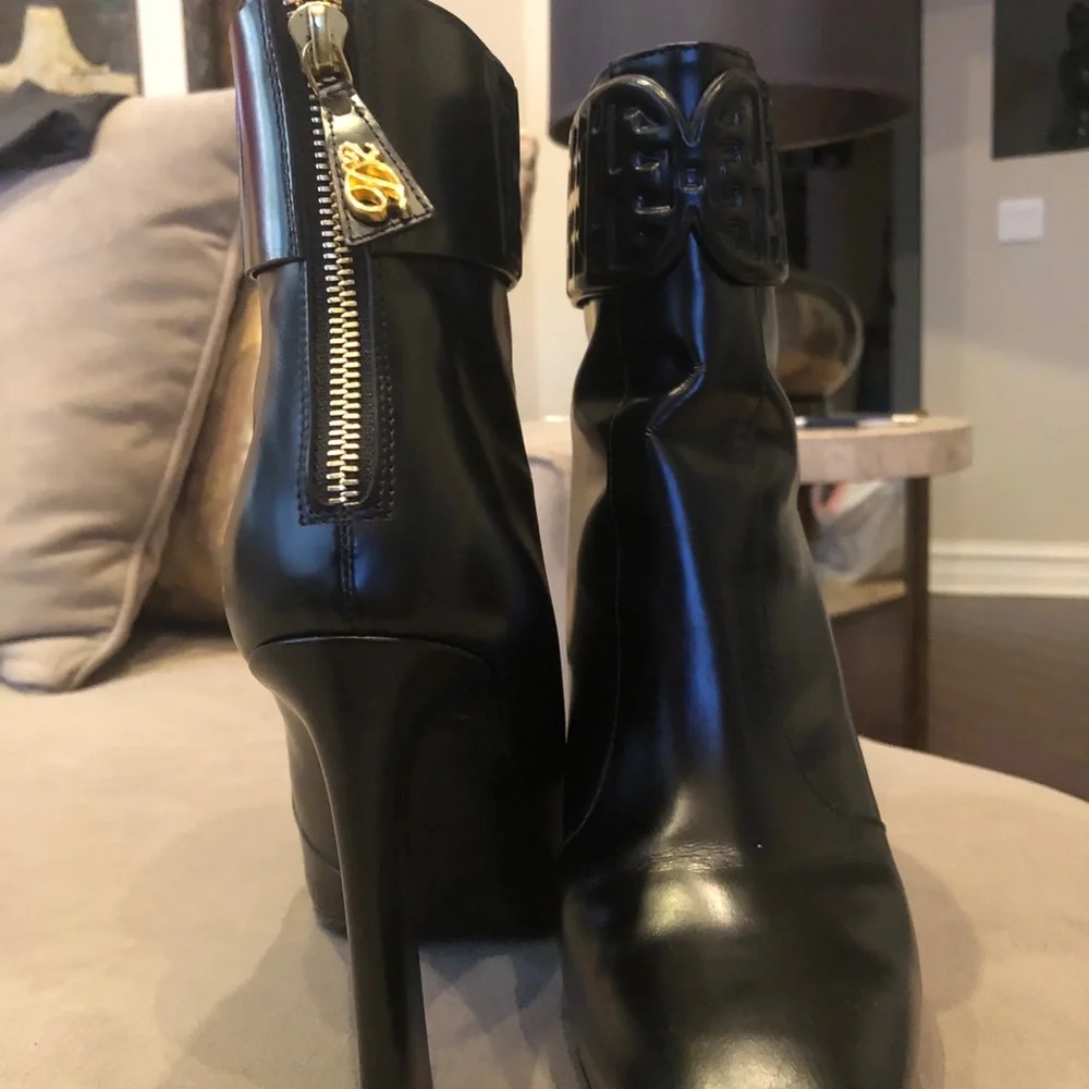 🔻Dsquared Booties - Picture 8 of 8